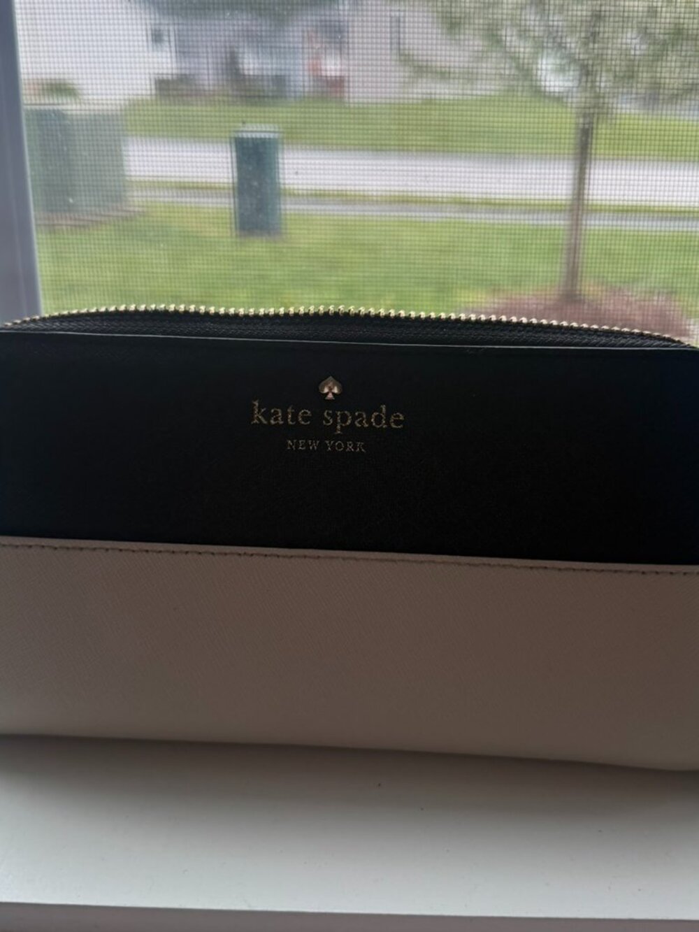 Kate Spade  Black and Cream Zippered Wallet